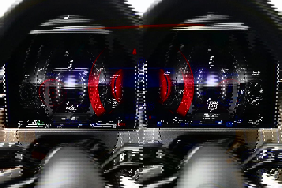 Used 2025 Mercedes-Benz E 350 4MATIC Sedan image 46