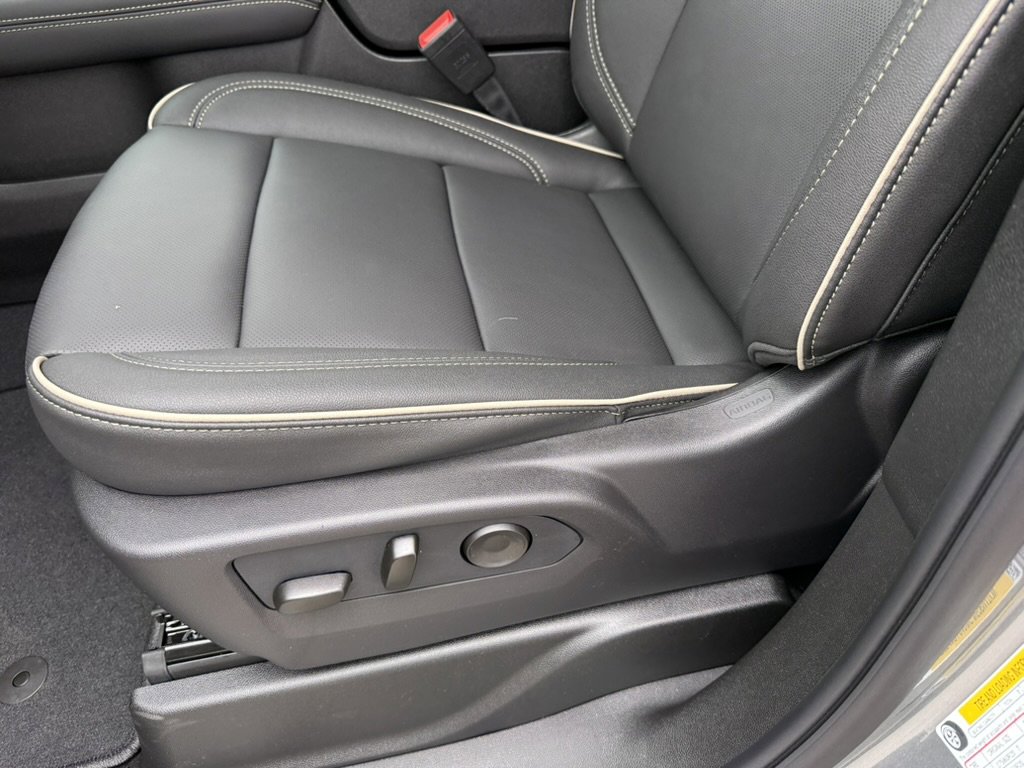 New 2026 GMC Yukon Elevation image 13