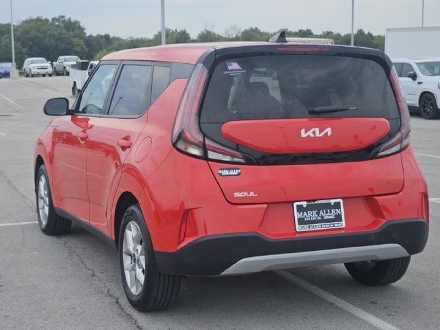 Used 2024 Kia Soul LX w/ LX Technology Package FWD image 5