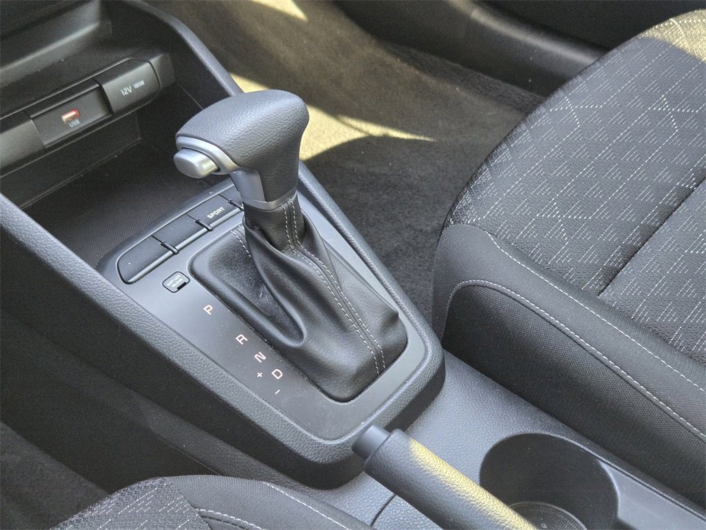 Used 2022 Kia Rio LX image 9