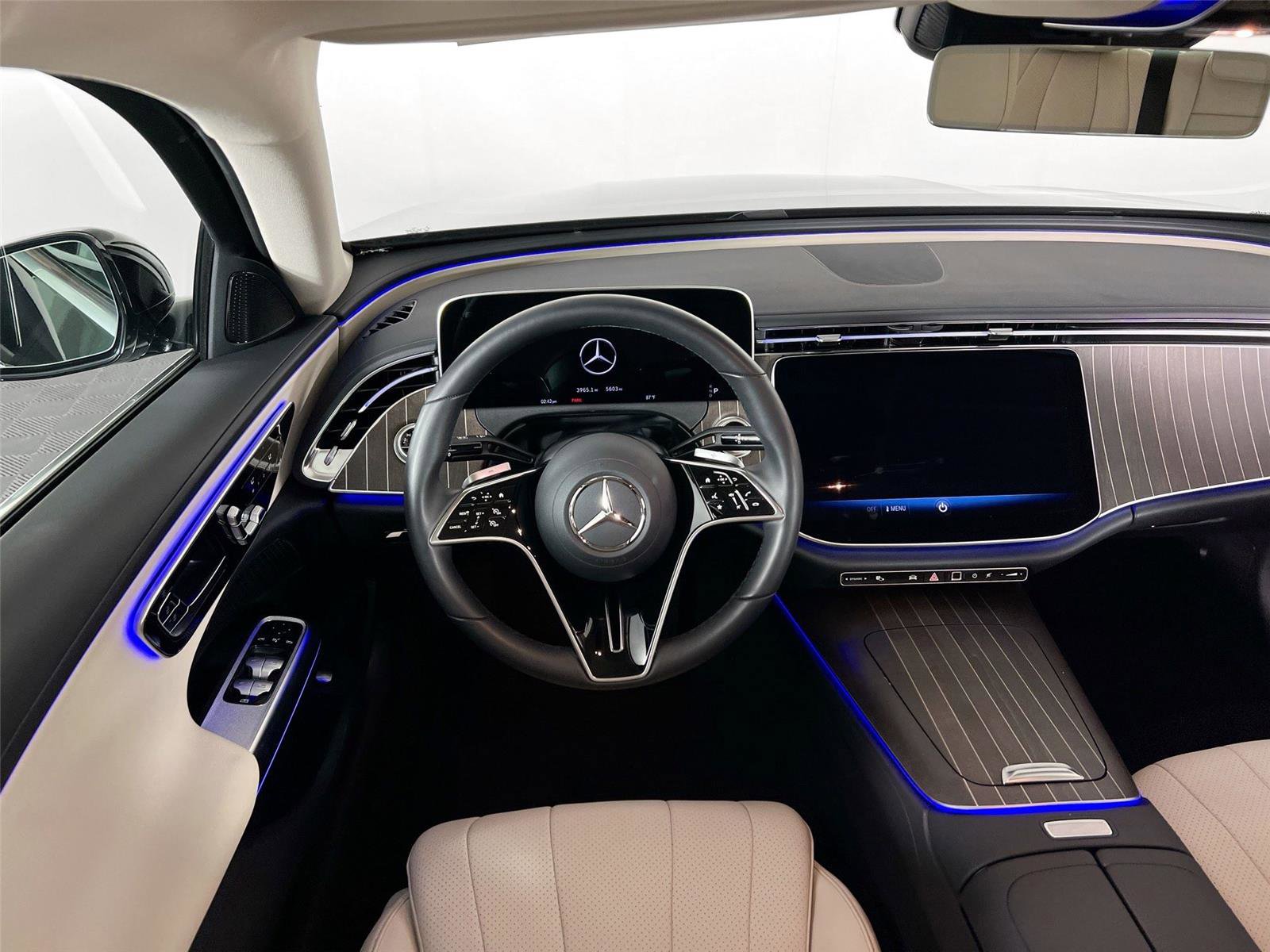 Used 2025 Mercedes-Benz E 350 4MATIC Sedan image 22