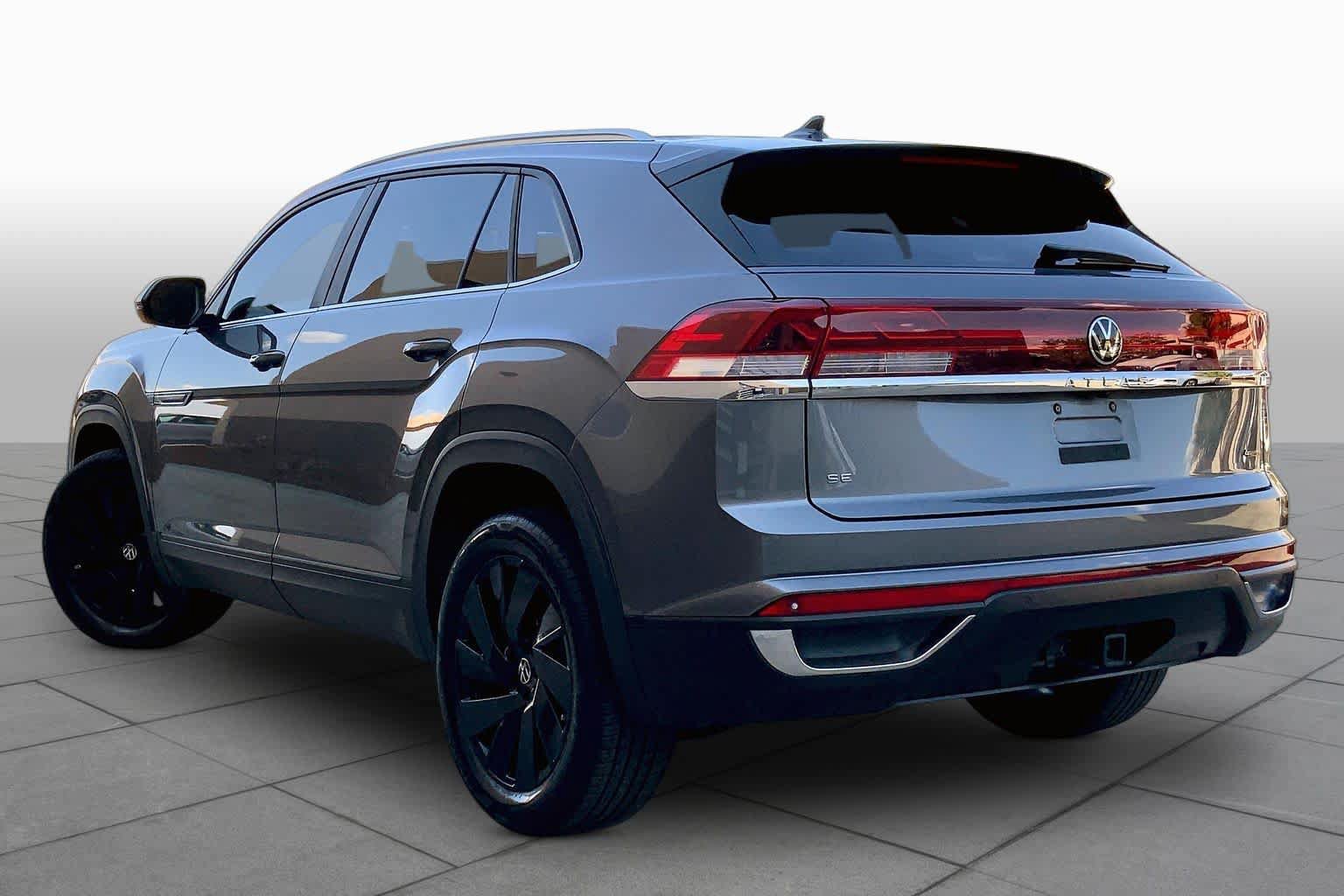 Used 2024 Volkswagen Atlas Cross Sport SE w/ Black Wheel Package AWD/4WD image 12