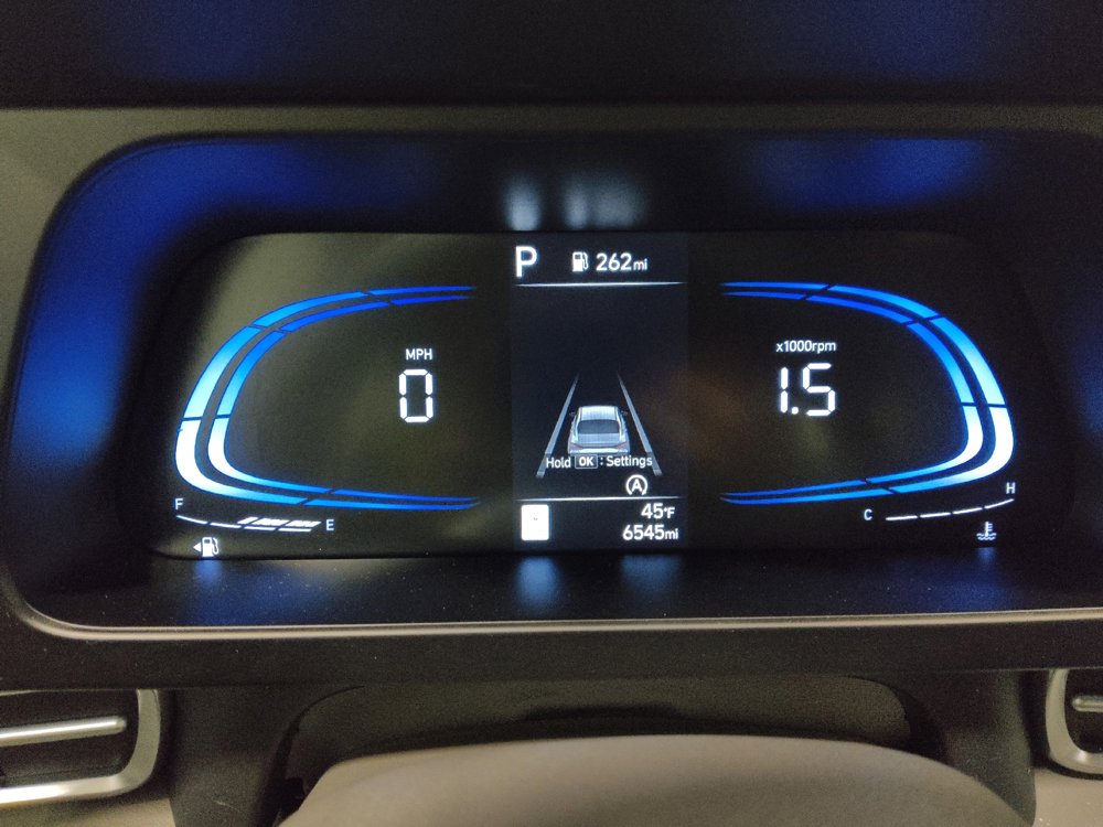 Used 2025 Hyundai Elantra SE FWD image 23
