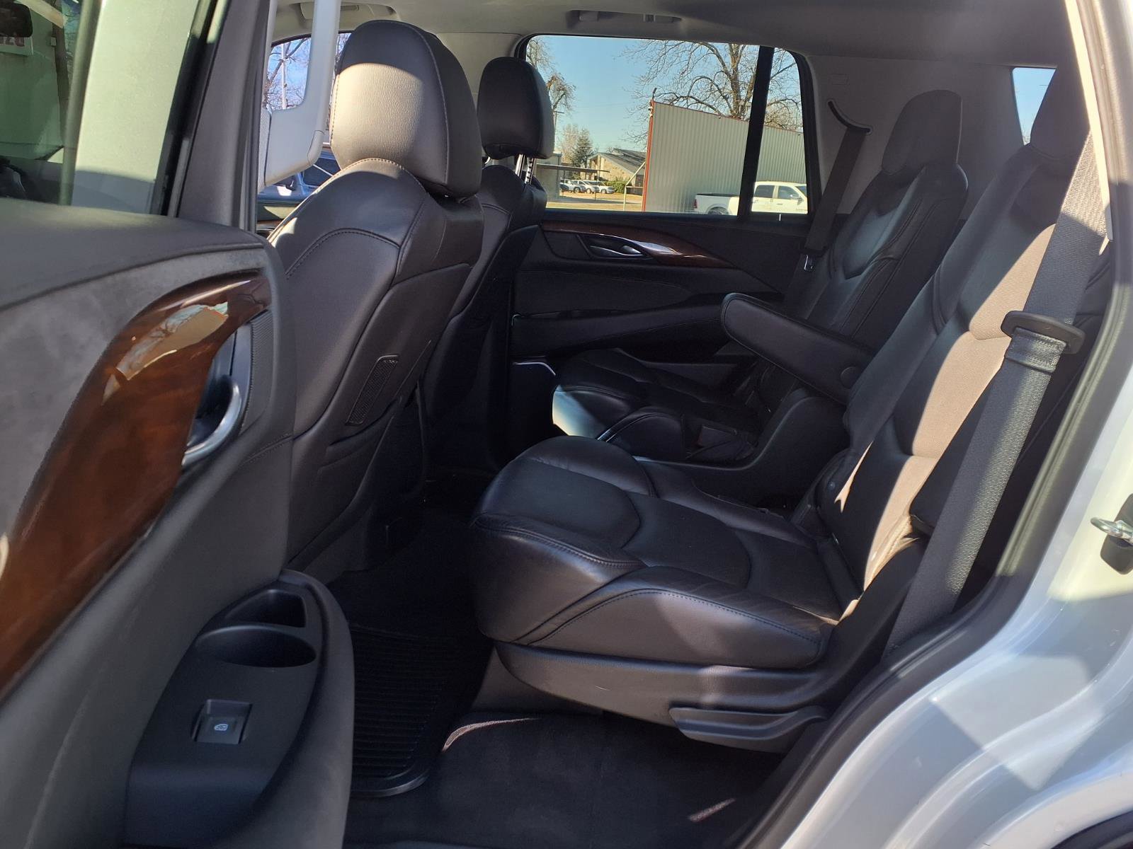 Used 2020 Cadillac Escalade Luxury image 12