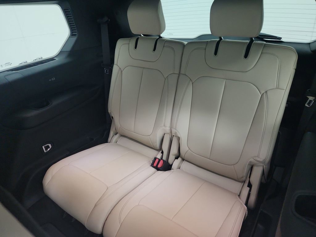 New 2025 Jeep Grand Cherokee L Limited w/ Trailer Tow Package image 32