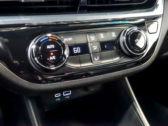 Certified 2025 Buick Envista Sport Touring image 23