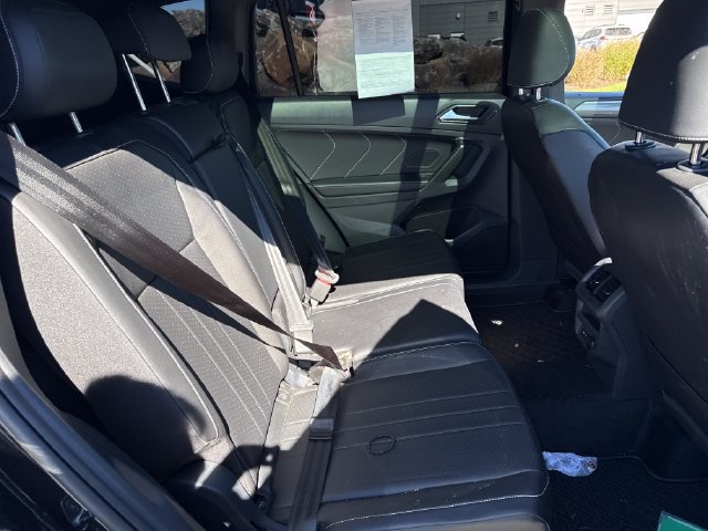 Used 2024 Volkswagen Tiguan SE R-Line AWD/4WD image 14
