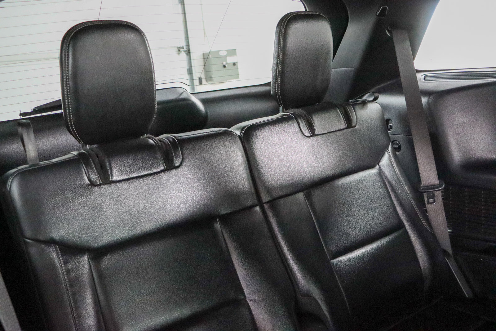 Used 2020 Ford Explorer XLT w/ Equipment Group 202A AWD/4WD image 29