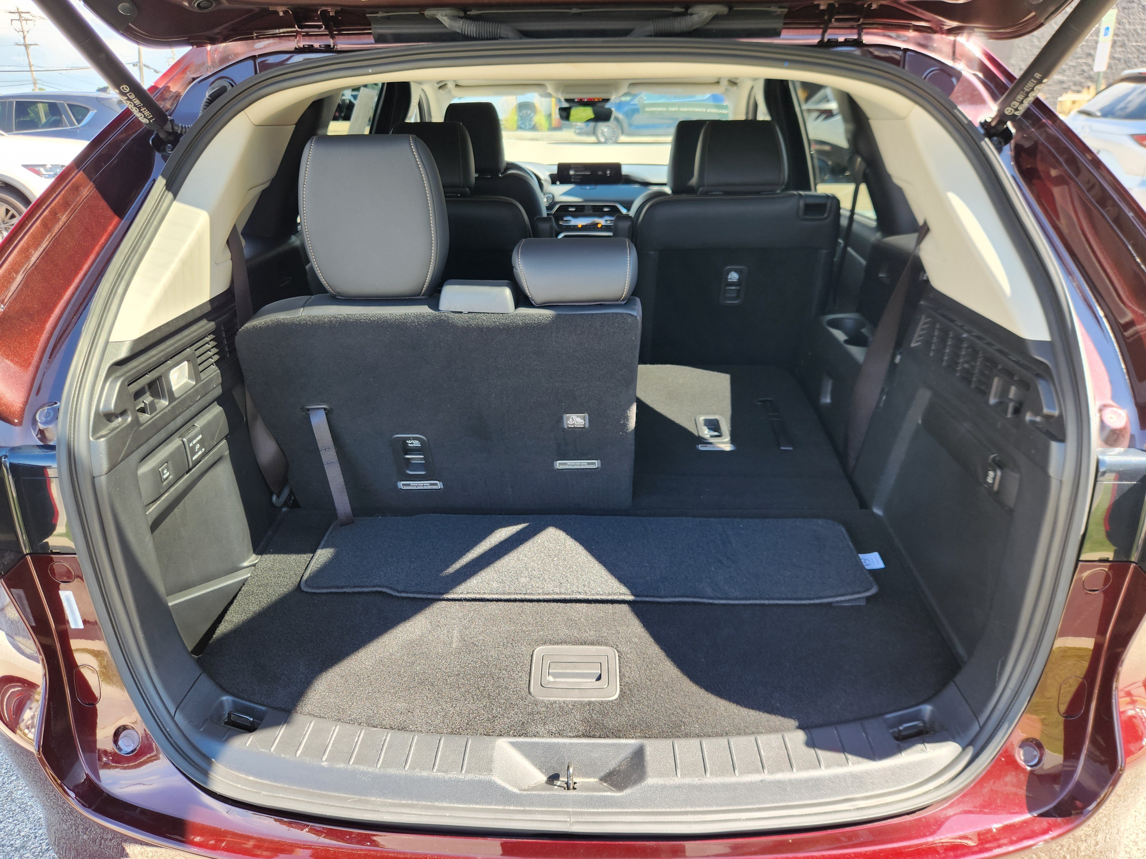 Certified 2024 MAZDA CX-90 Plug-In Hybrid w/ Premium Pkg AWD/4WD image 21
