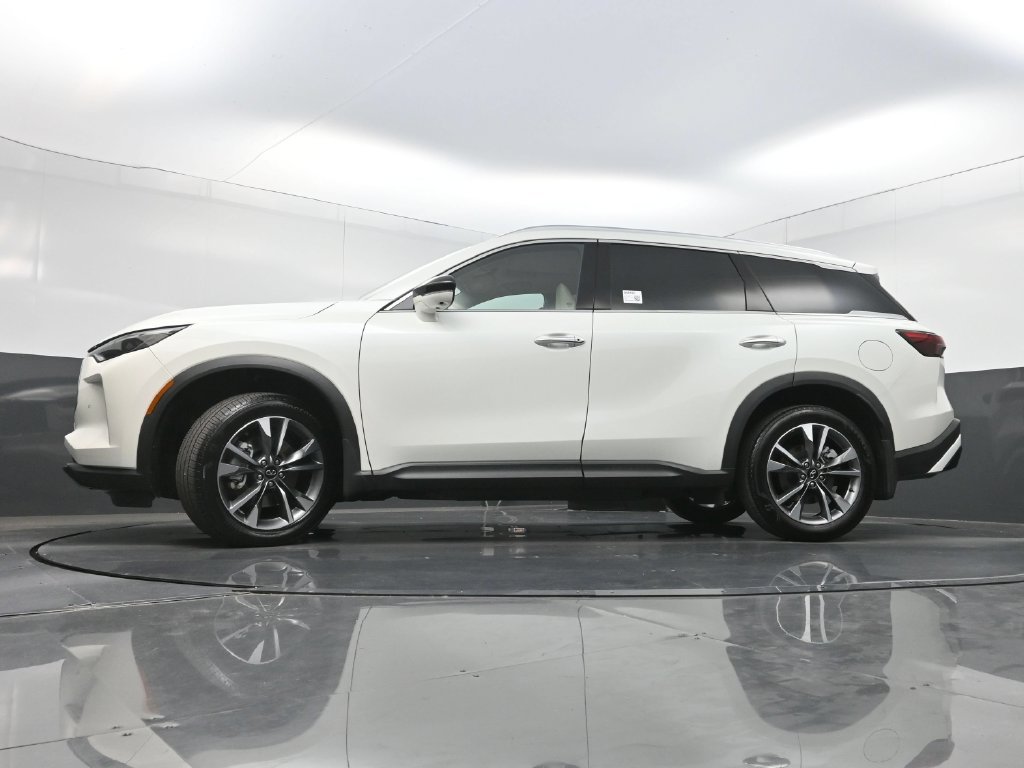 Used 2023 INFINITI QX60 Luxe w/ Performance Audio Package FWD image 32