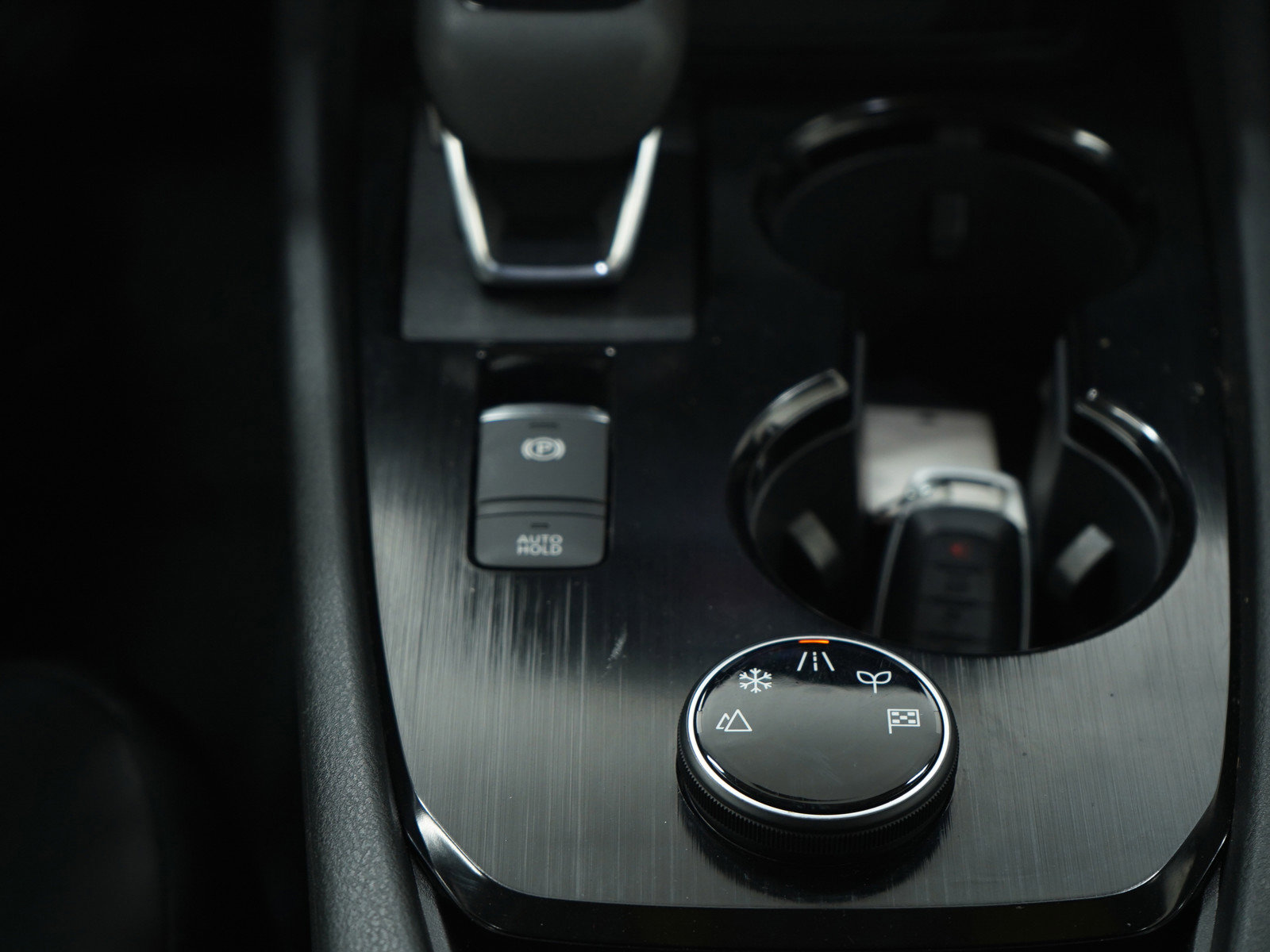 Used 2023 Nissan Rogue SV w/ SV Premium B Package image 18