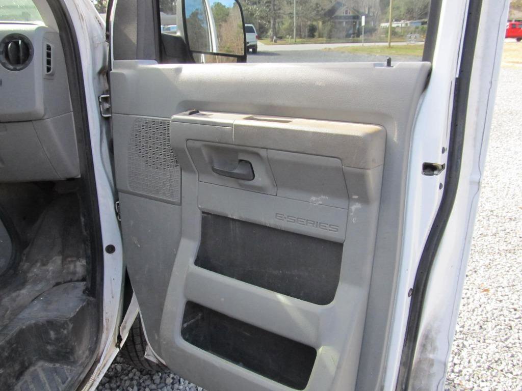 Used 2014 Ford E-250 and Econoline 250 w/ Power Group image 23