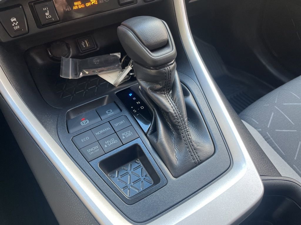 Used 2025 Toyota RAV4 XLE image 25