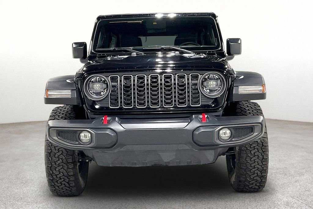 Used 2024 Jeep Wrangler Unlimited Rubicon w/ Convenience Group AWD/4WD image 4
