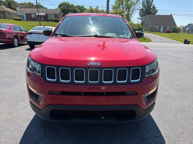 Used 2018 Jeep Compass Sport w/ Cold Weather Group AWD/4WD image 3