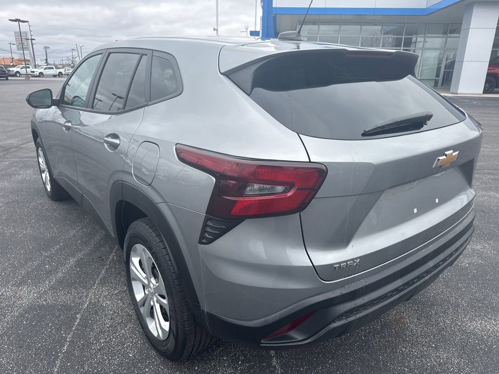 Used 2024 Chevrolet Trax LS image 7