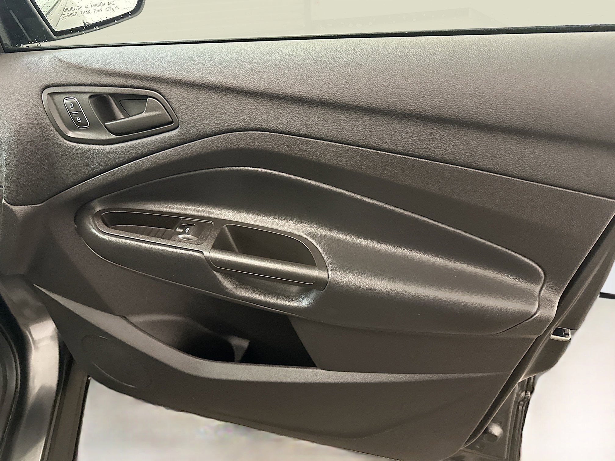 Used 2018 Ford Escape S image 32