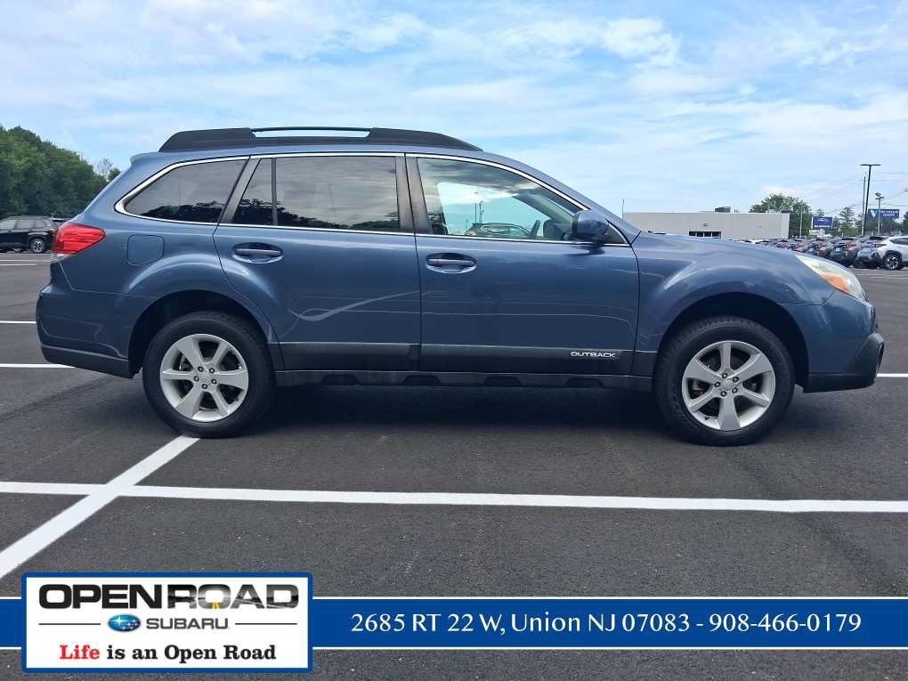 Used 2013 Subaru Outback 2.5i Premium w/ All-Weather Pkg AWD/4WD image 2