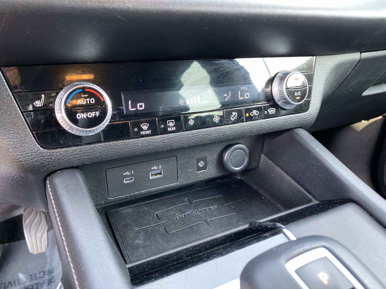 Used 2022 Mitsubishi Outlander SE AWD/4WD image 13