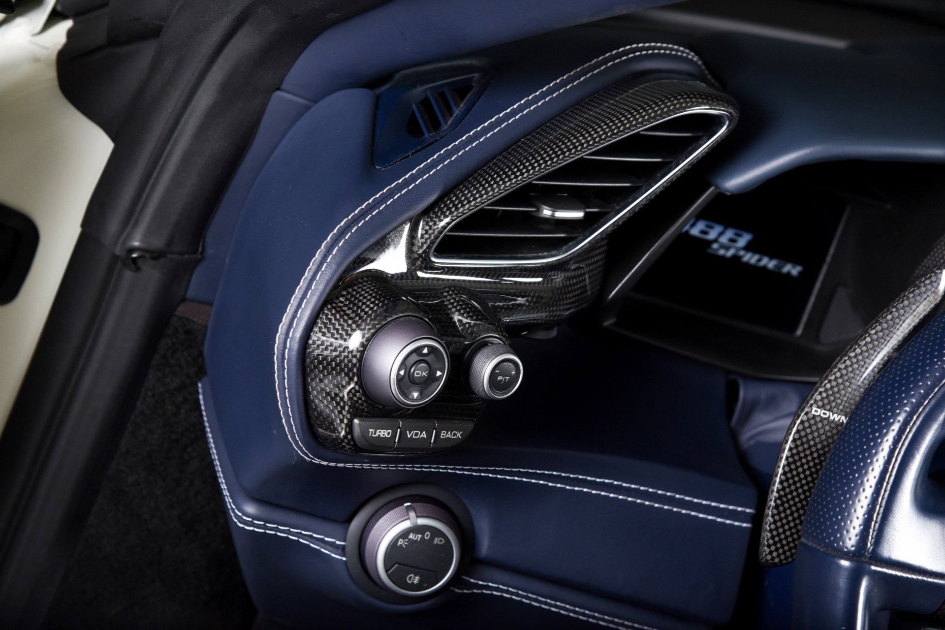 Used 2018 Ferrari 488 Spider image 9