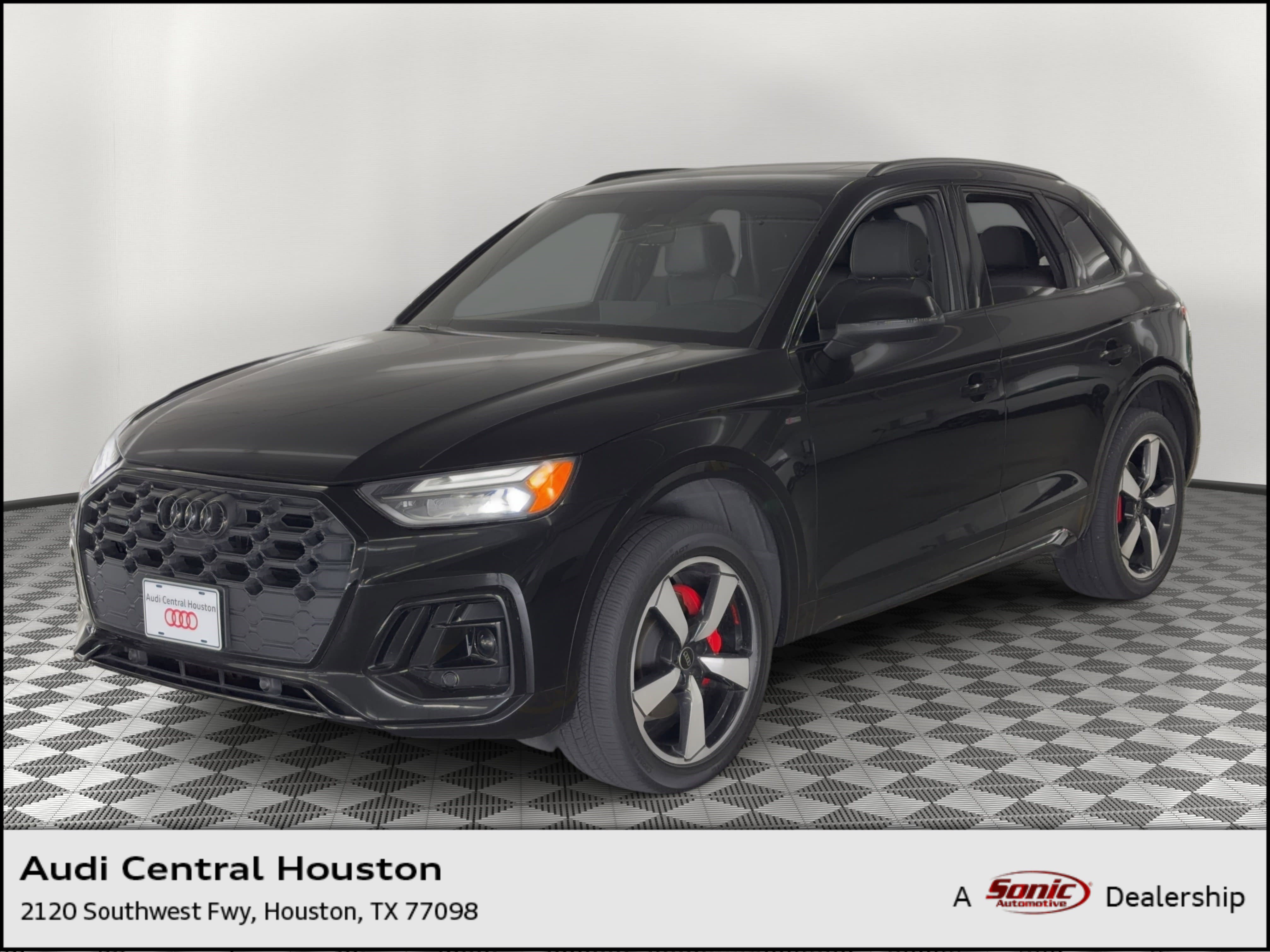 Used 2024 Audi Q5 2.0T Premium Plus w/ Premium Plus Package AWD/4WD image 1