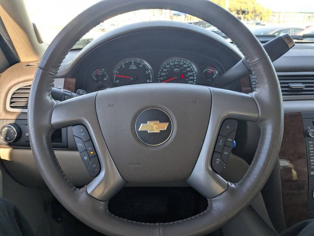 Used 2013 Chevrolet Avalanche LTZ image 28