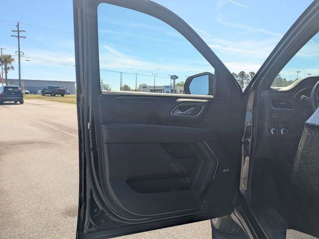 Used 2022 GMC Yukon XL SLT w/ SLT Premium Package image 11