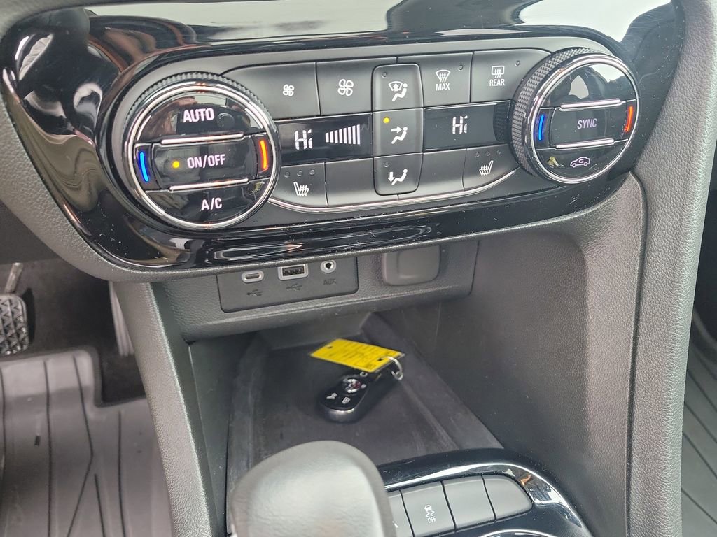 Used 2023 Buick Encore GX Essence w/ Experience Buick Package image 29