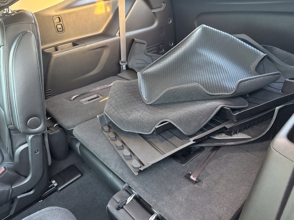 Used 2018 Chevrolet Traverse Premier w/ LPO, Floor Liner Package AWD/4WD image 11