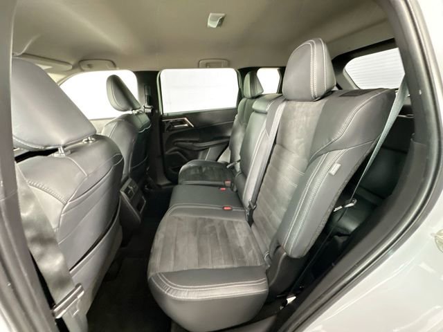 Used 2022 Mitsubishi Outlander SE image 23