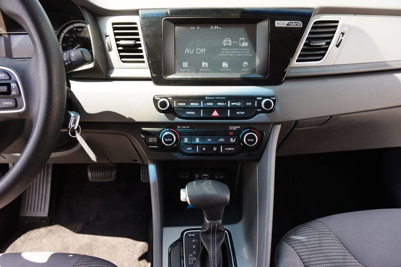 Used 2017 Kia Niro FE image 24