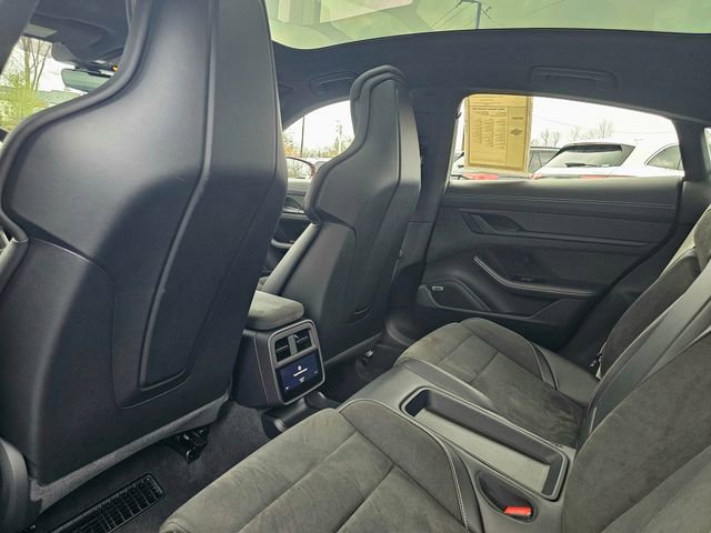 Used 2022 Porsche Taycan GTS image 25