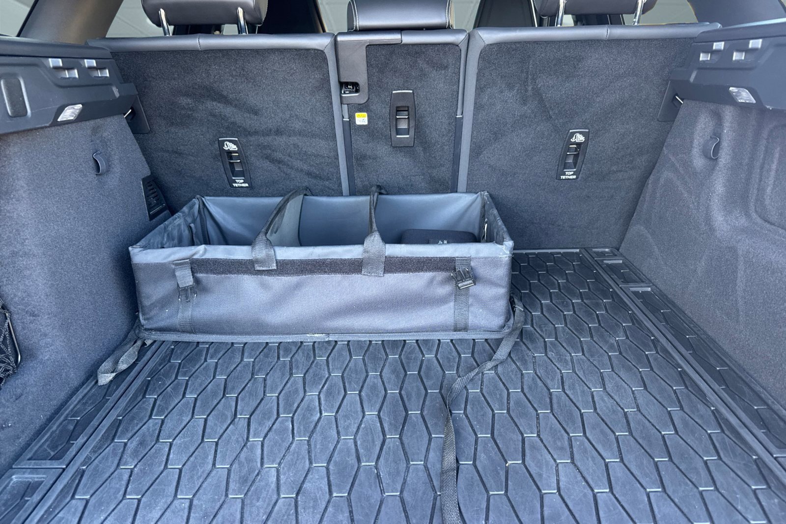 Used 2023 Jaguar F-PACE R-Dynamic S image 33