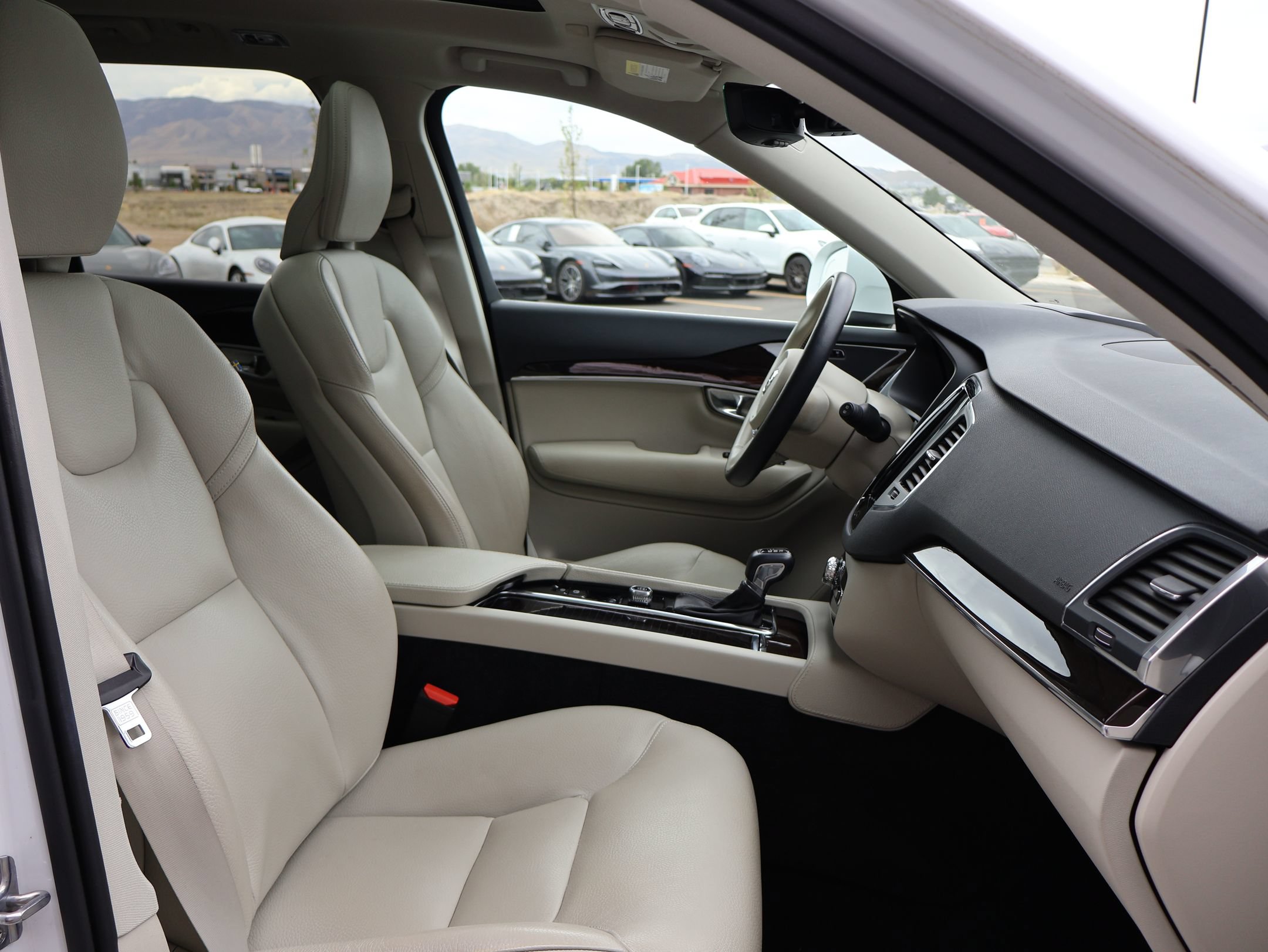 Used 2019 Volvo XC90 T6 Momentum w/ Advanced Package AWD/4WD image 28