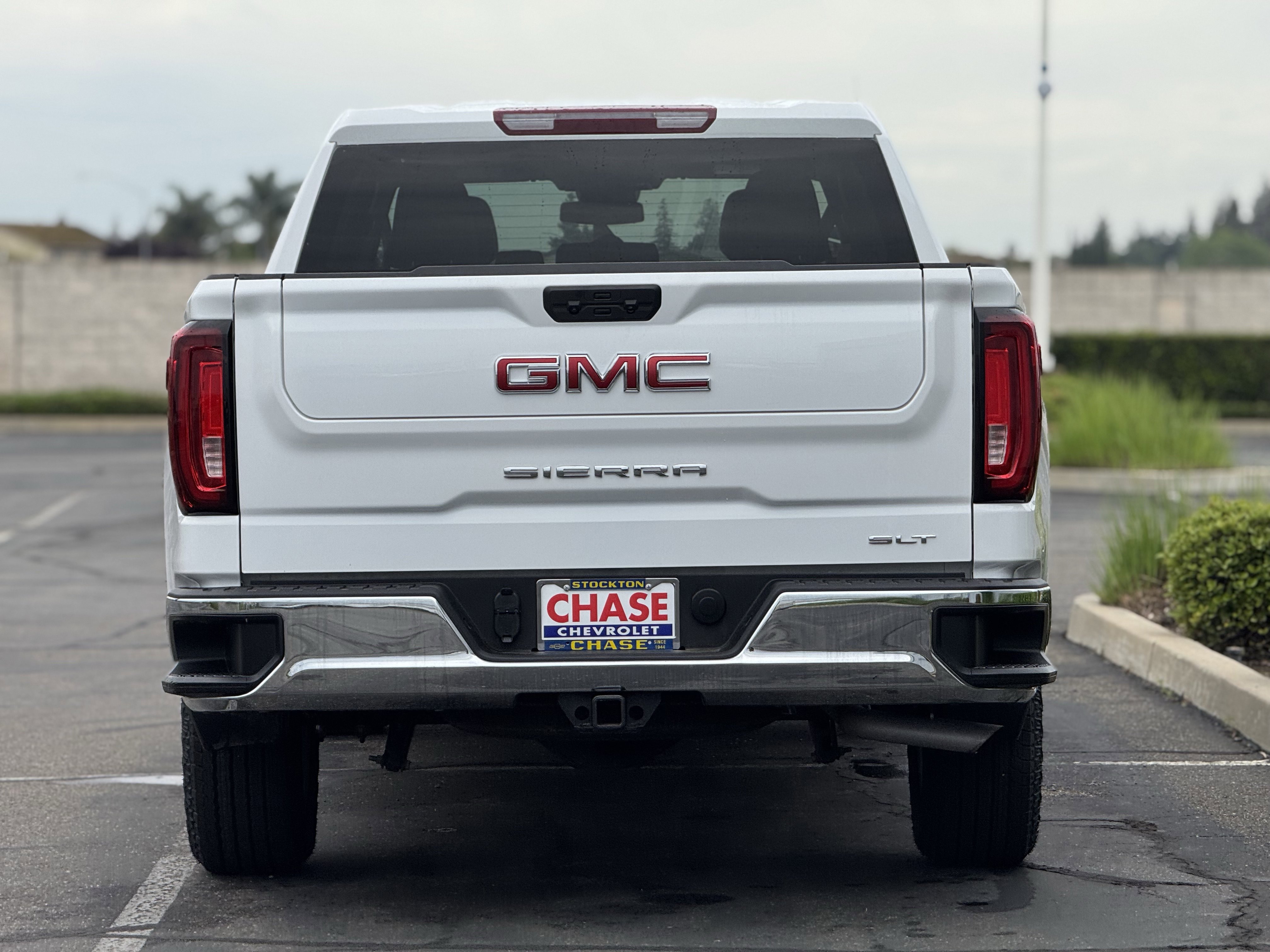 Used 2025 GMC Sierra 1500 SLT AWD/4WD image 6