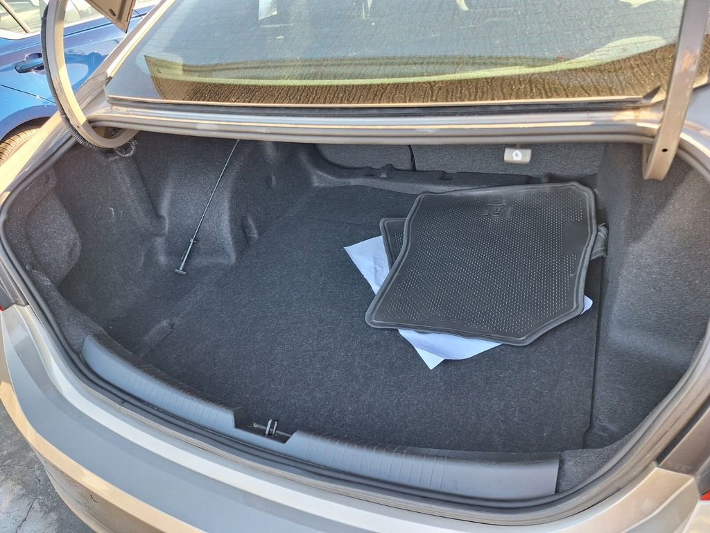 Used 2024 Chevrolet Malibu LT image 24