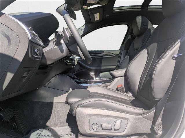 Used 2025 BMW X4 xDrive30i w/ Premium Package image 4