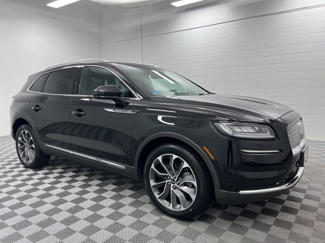 Used 2022 Lincoln Nautilus Reserve image 4