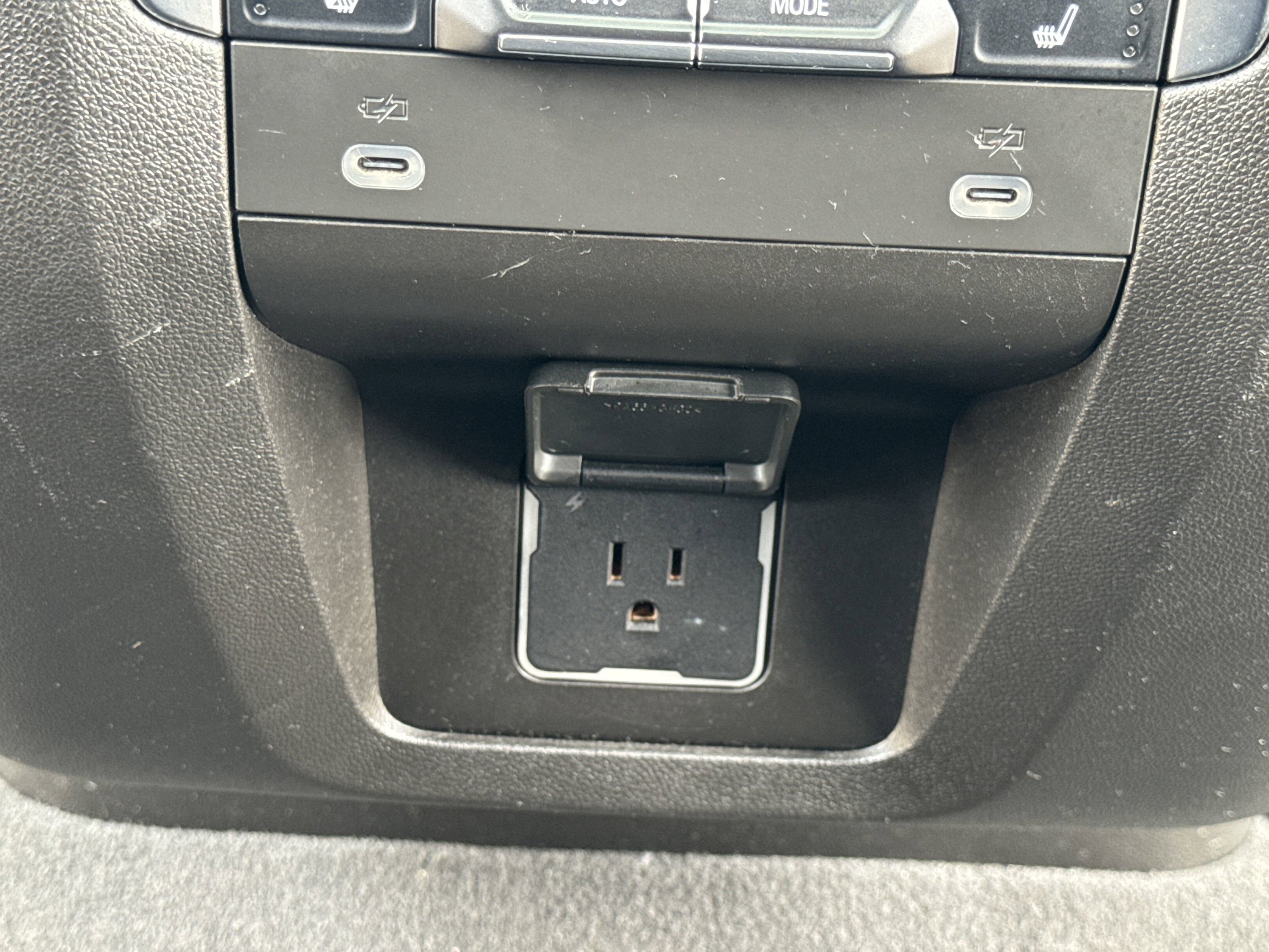 Used 2022 GMC Yukon Denali image 37