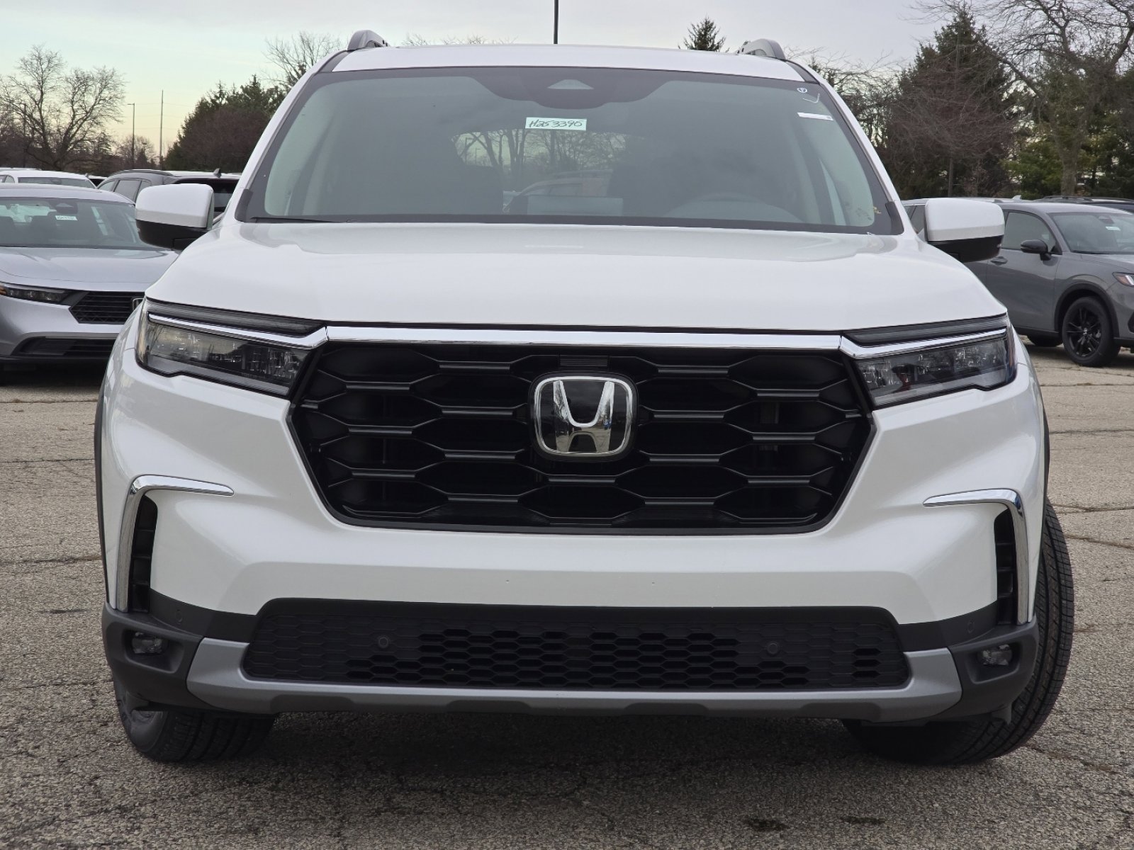 New 2025 Honda Pilot Touring image 14