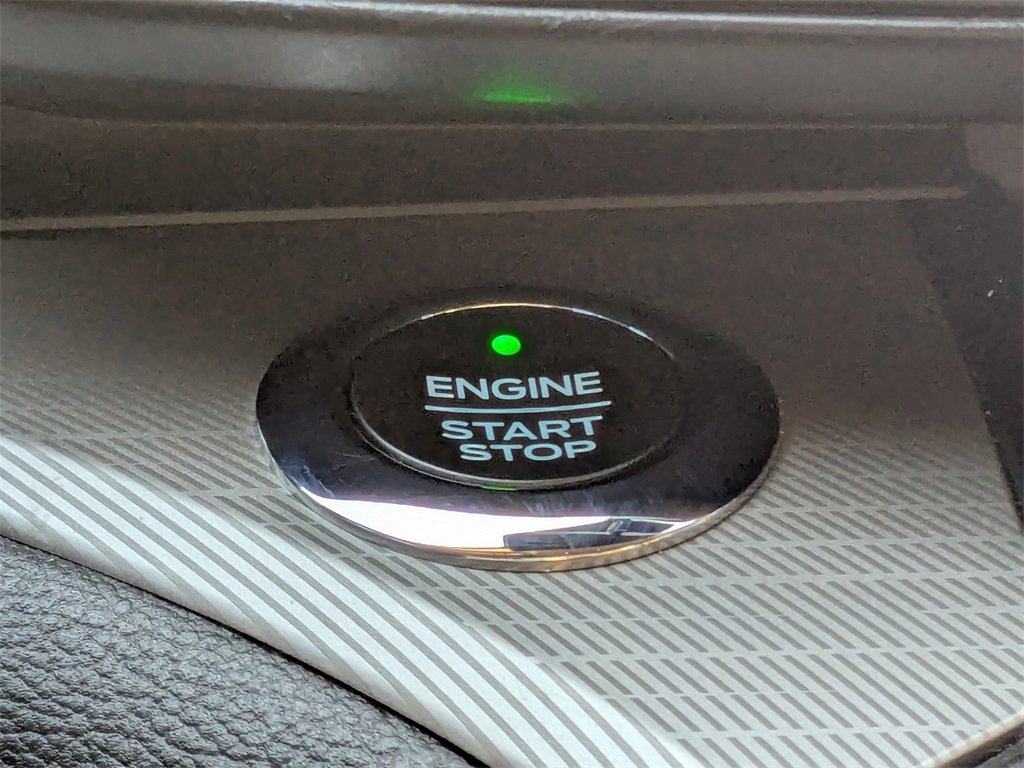 Used 2020 Ford Explorer XLT image 37