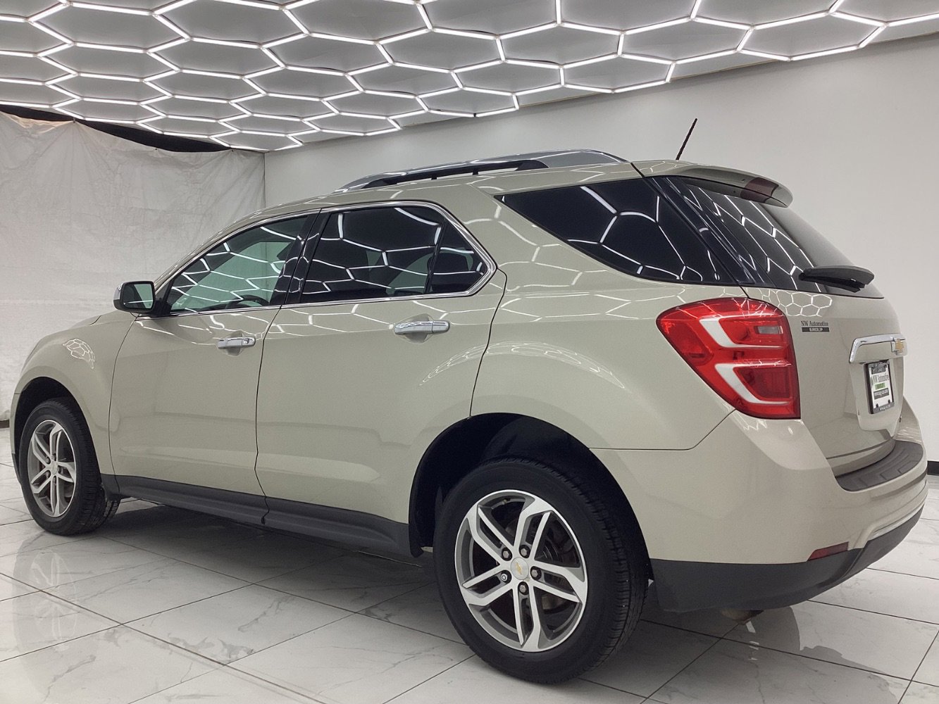 Used 2016 Chevrolet Equinox LTZ w/ Enhanced Convenience Package image 11