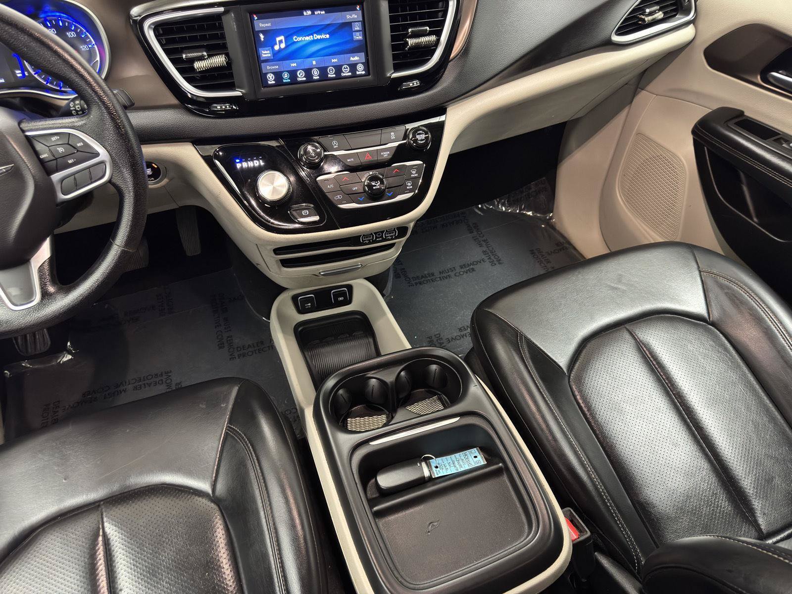 Used 2021 Chrysler Voyager Lxi FWD image 26