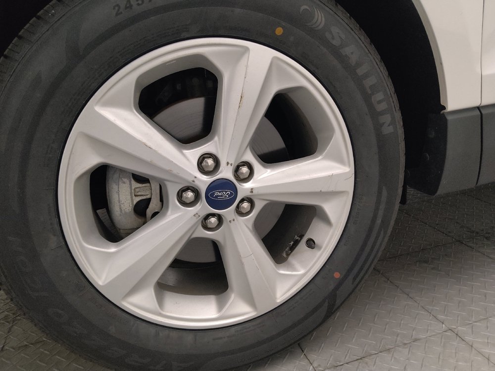 Used 2019 Ford Edge SE FWD image 31