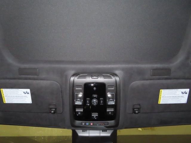 Used 2025 Cadillac Escalade ESV V w/ LPO, ONYX Package image 30