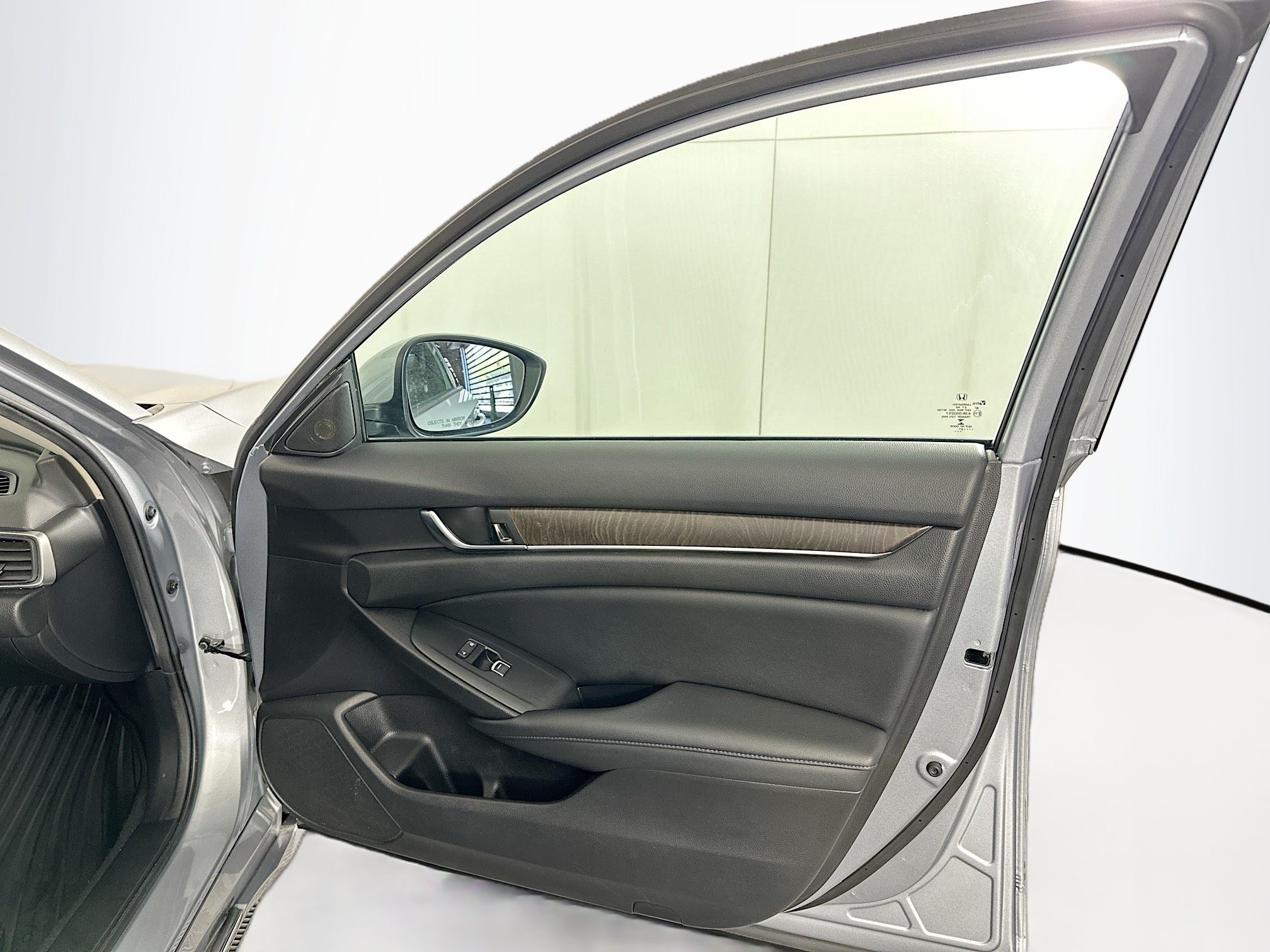 Used 2021 Honda Accord EX image 32