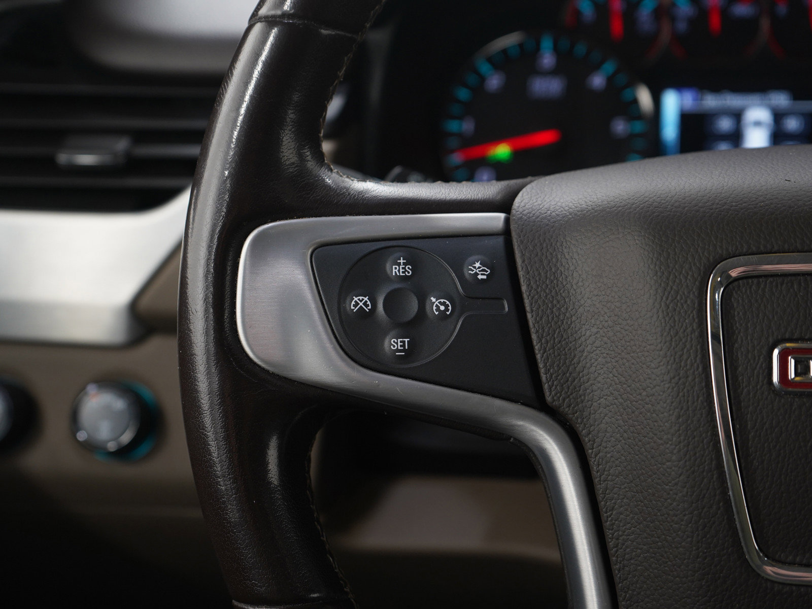 Used 2020 GMC Yukon SLT w/ Open Road Package image 28