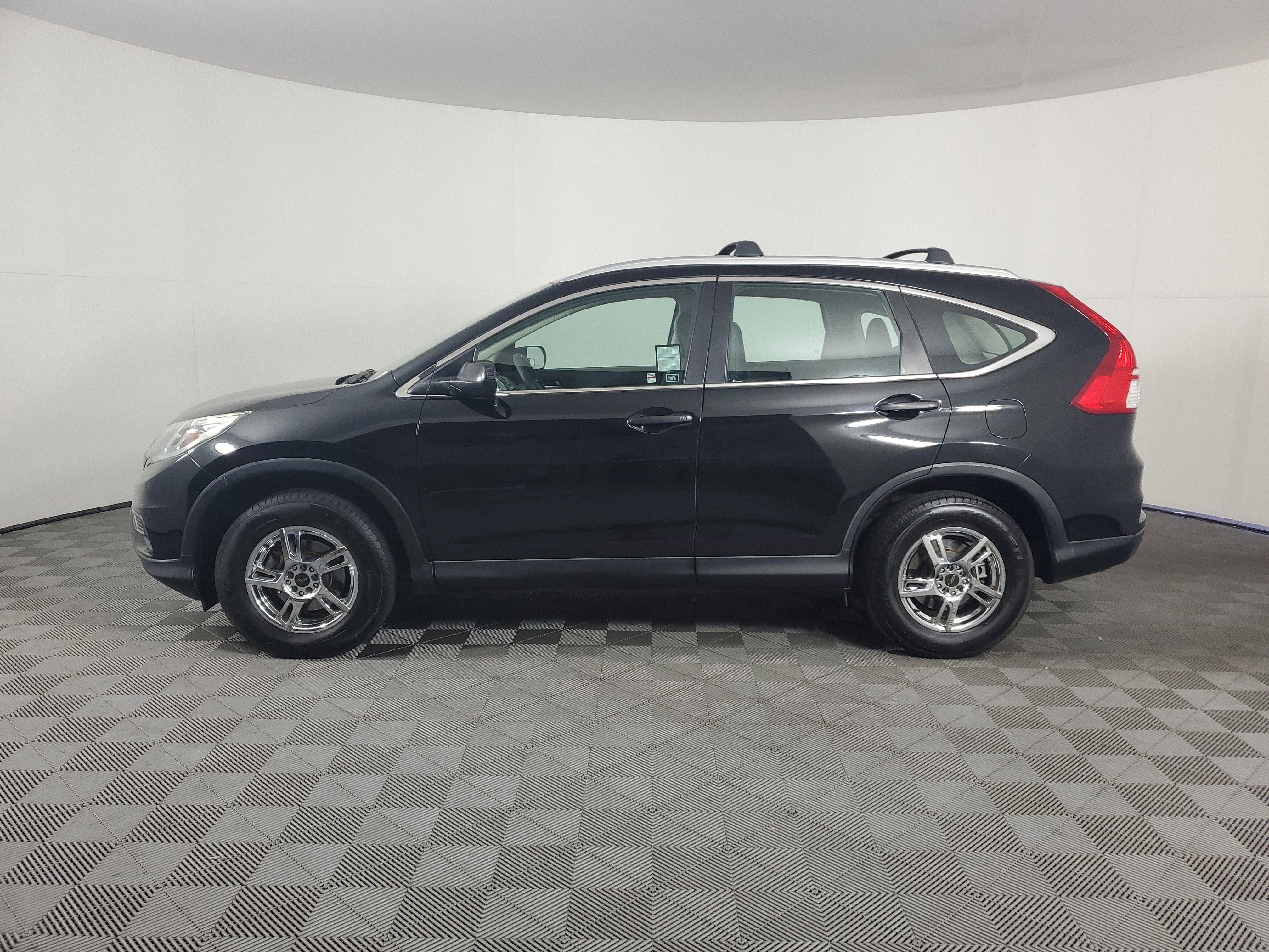 Used 2015 Honda CR-V LX image 7