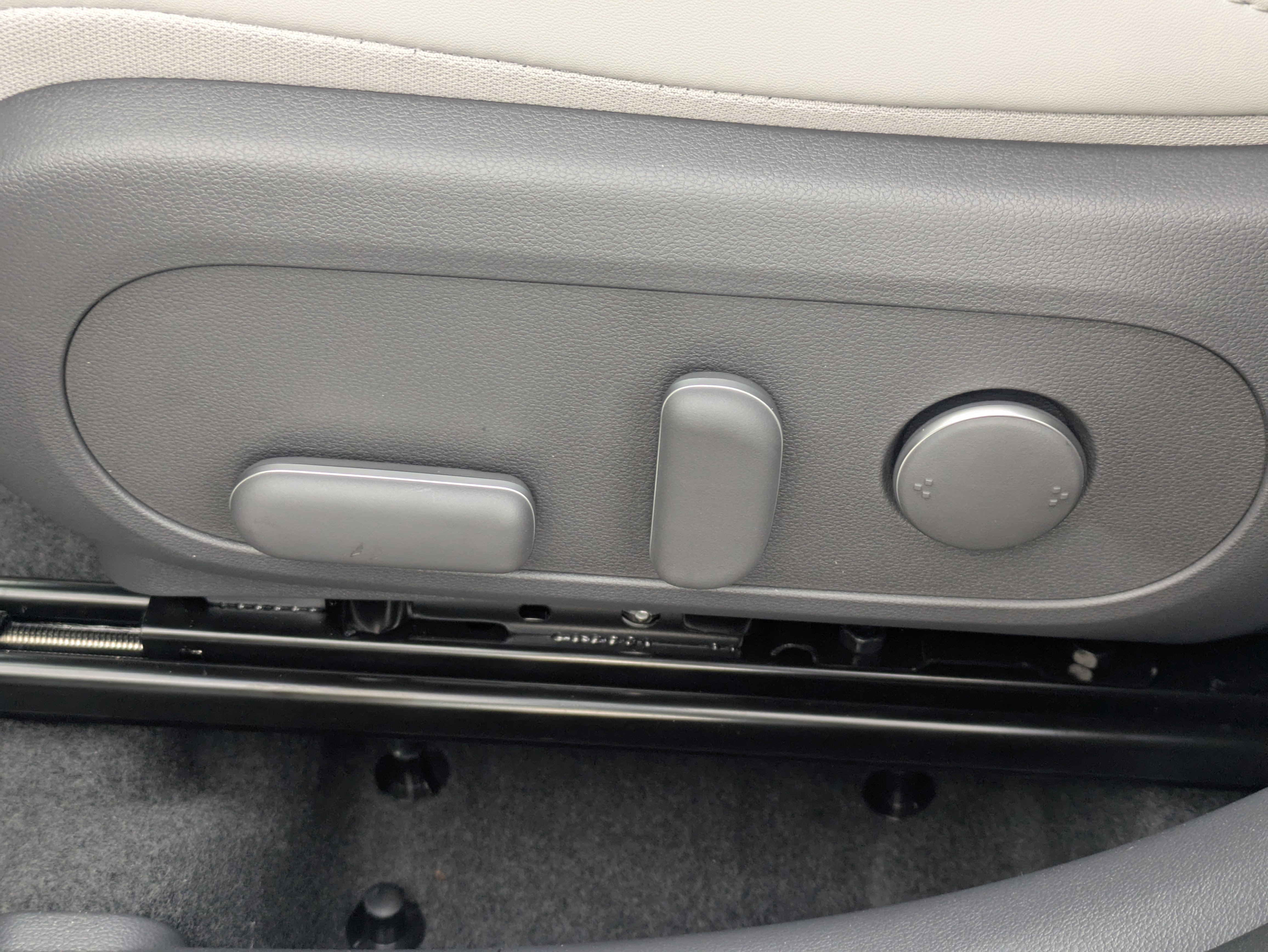 New 2026 Hyundai Kona SEL Premium image 25