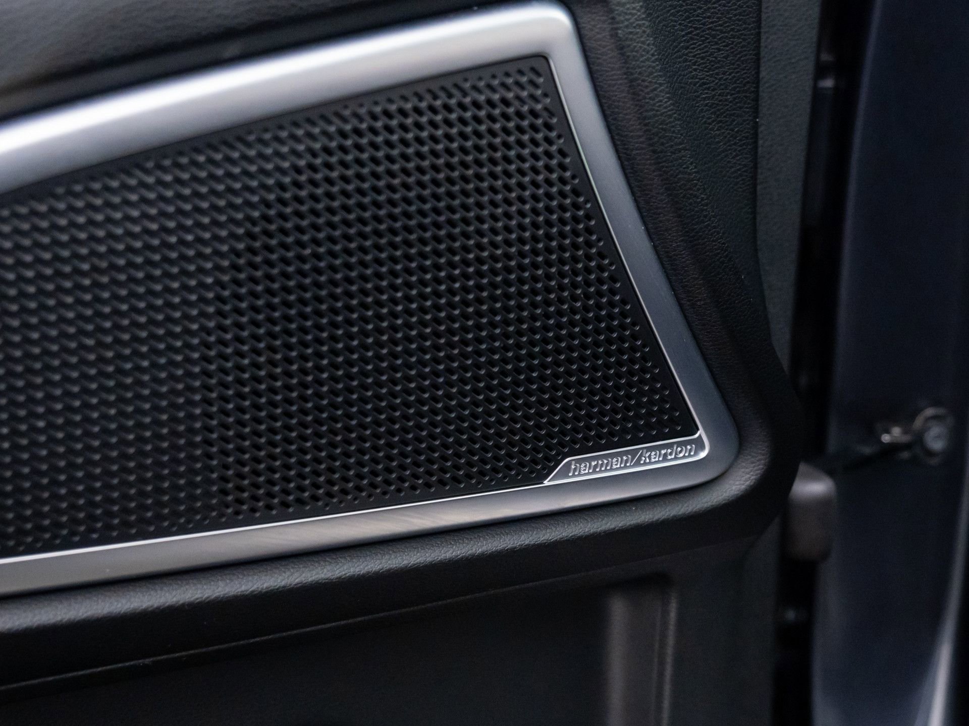 Used 2023 Kia Telluride SX image 14